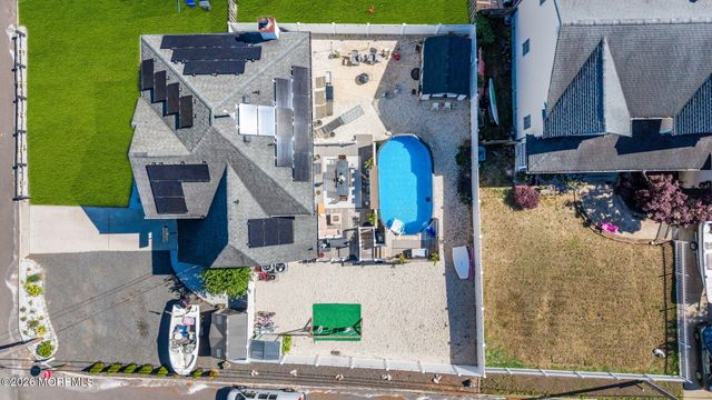 209 Gilford Avenue, Island Heights, NJ 08732