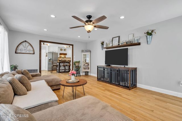 209 Gilford Avenue, Island Heights, NJ 08732