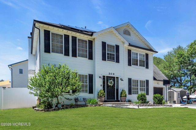 209 Gilford Avenue, Island Heights, NJ 08732