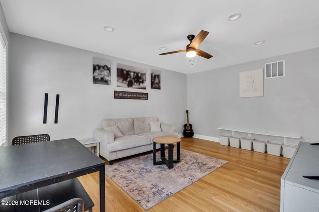209 Gilford Avenue, Island Heights, NJ 08732