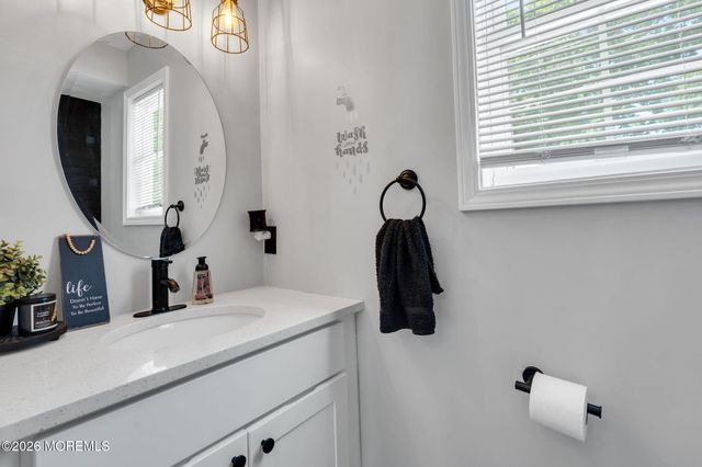 209 Gilford Avenue, Island Heights, NJ 08732