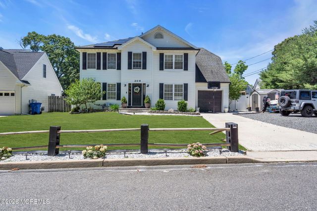 209 Gilford Avenue, Island Heights, NJ 08732