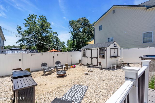209 Gilford Avenue, Island Heights, NJ 08732