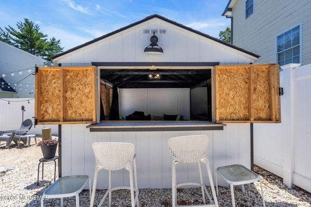 209 Gilford Avenue, Island Heights, NJ 08732