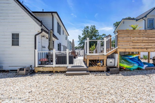 209 Gilford Avenue, Island Heights, NJ 08732
