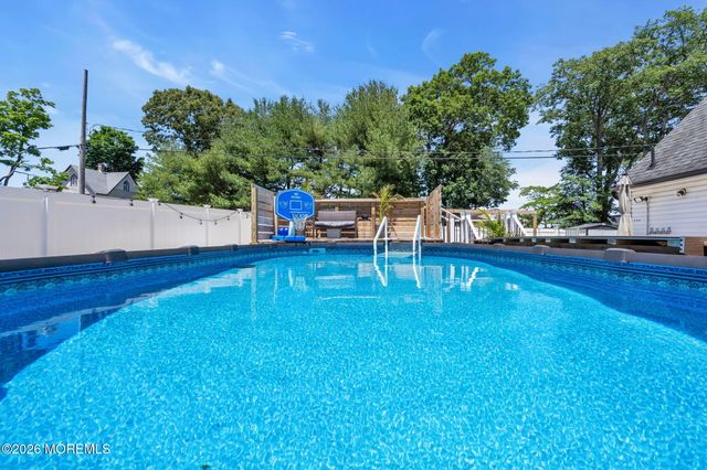 209 Gilford Avenue, Island Heights, NJ 08732