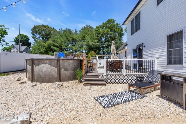 209 Gilford Avenue, Island Heights, NJ 08732