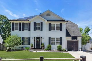 209 Gilford Avenue, Island Heights, NJ 08732