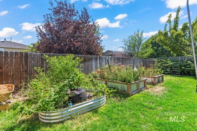335 E Willowcreek Dr, Middleton, ID 83644