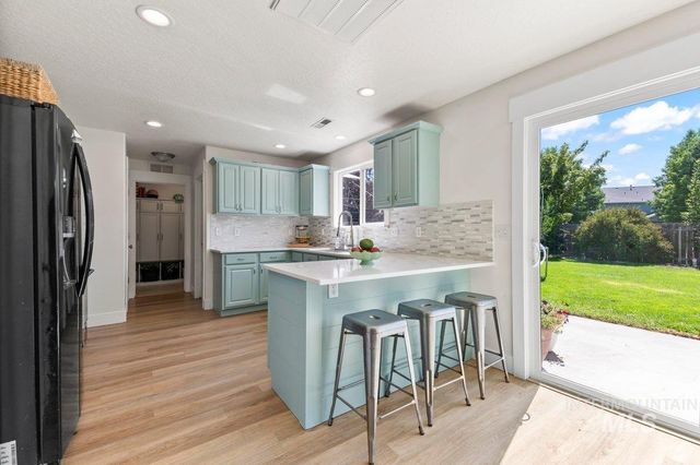 335 E Willowcreek Dr, Middleton, ID 83644
