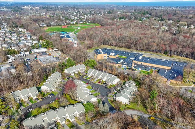 16 Tulip Tree Lane, Mamaroneck, NY 10543