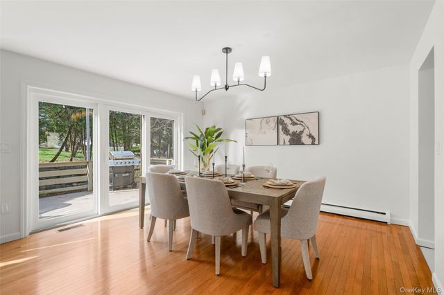 16 Tulip Tree Lane, Mamaroneck, NY 10543