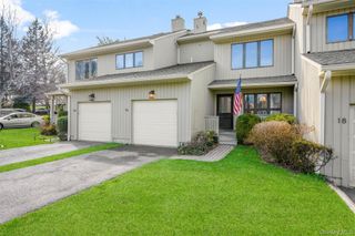 16 Tulip Tree Lane, Mamaroneck, NY 10543