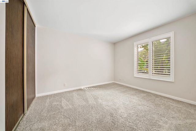 960 Shorepoint Court 116, Alameda, CA 94501