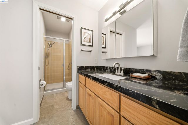 960 Shorepoint Court 116, Alameda, CA 94501