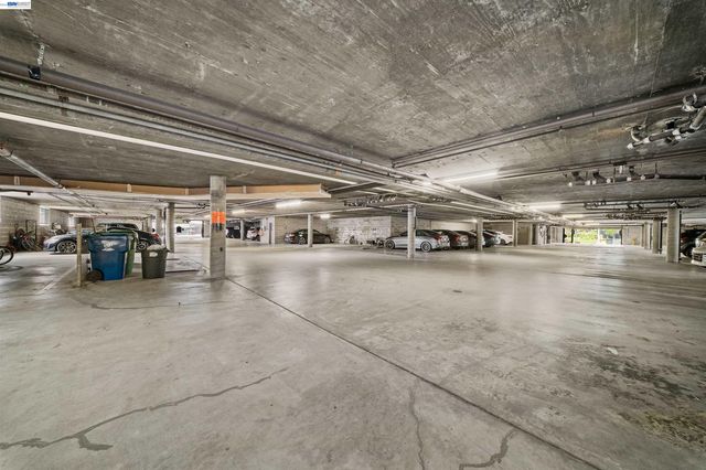 960 Shorepoint Court 116, Alameda, CA 94501