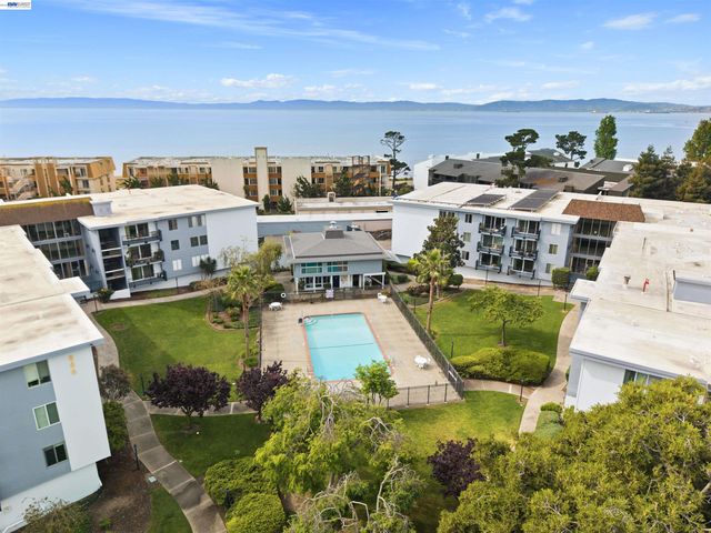 960 Shorepoint Court 116, Alameda, CA 94501