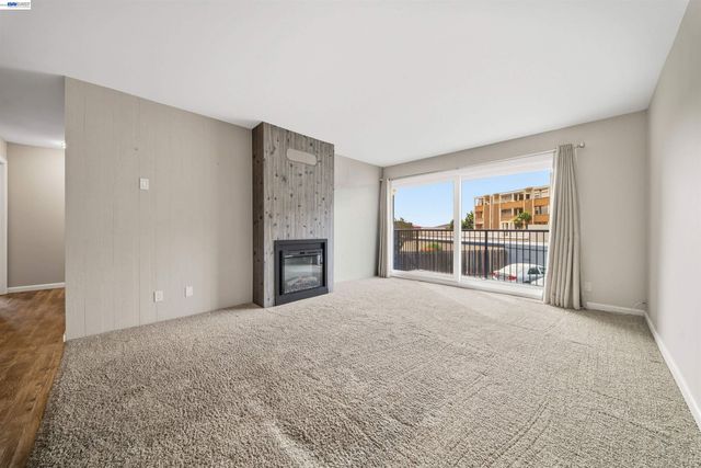 960 Shorepoint Court 116, Alameda, CA 94501