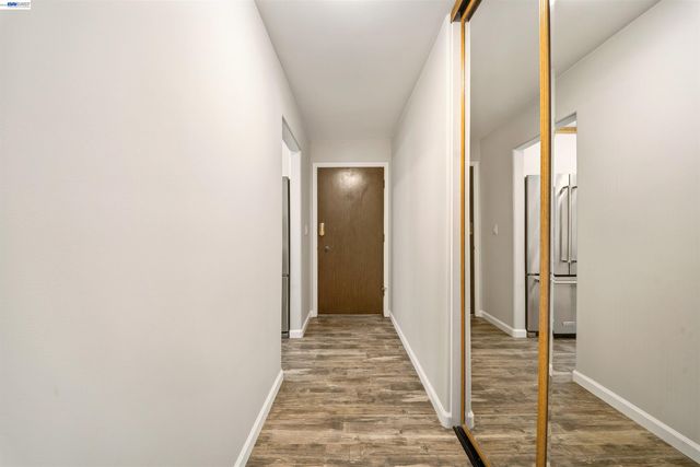 960 Shorepoint Court 116, Alameda, CA 94501