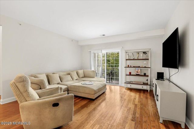 203 Canterbury Lane, Morganville, NJ 07751