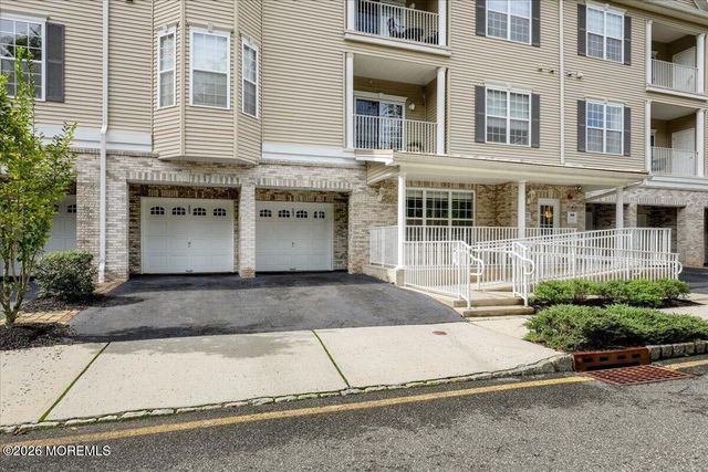 203 Canterbury Lane, Morganville, NJ 07751