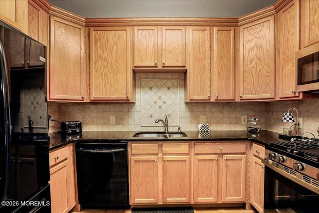 203 Canterbury Lane, Morganville, NJ 07751