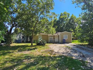 1521 4th Avenue N, Texas City, TX 77590