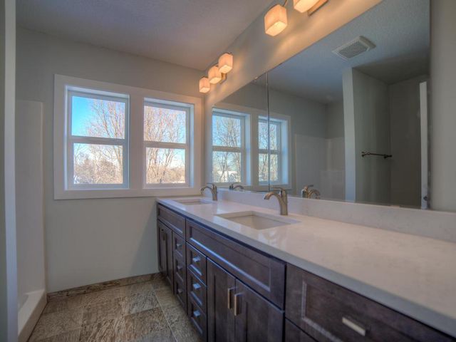 1068 Argyle Street, Saint Paul, MN 55103