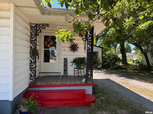 1803 W CHERRY Street, Marion, IL 62959