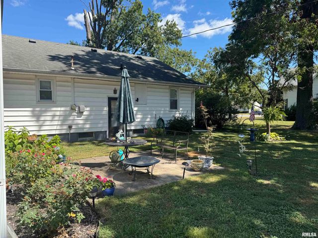 1803 W CHERRY Street, Marion, IL 62959