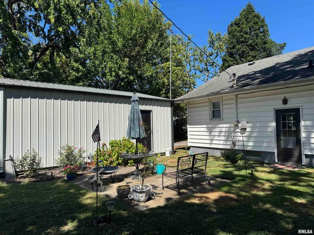 1803 W CHERRY Street, Marion, IL 62959