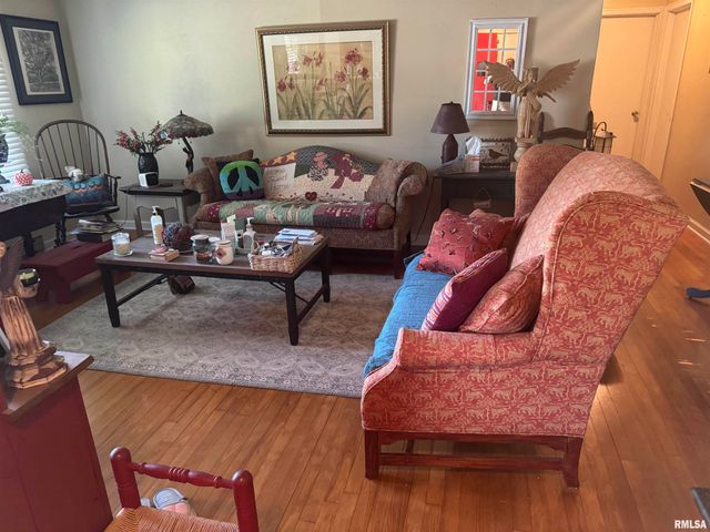 1803 W CHERRY Street, Marion, IL 62959