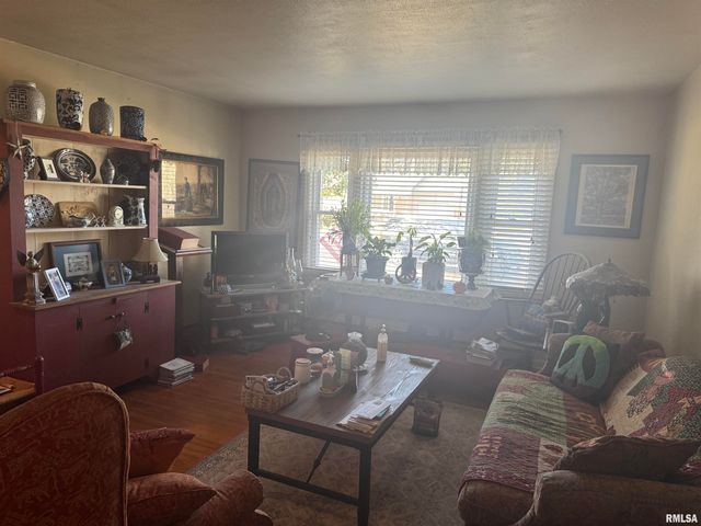 1803 W CHERRY Street, Marion, IL 62959