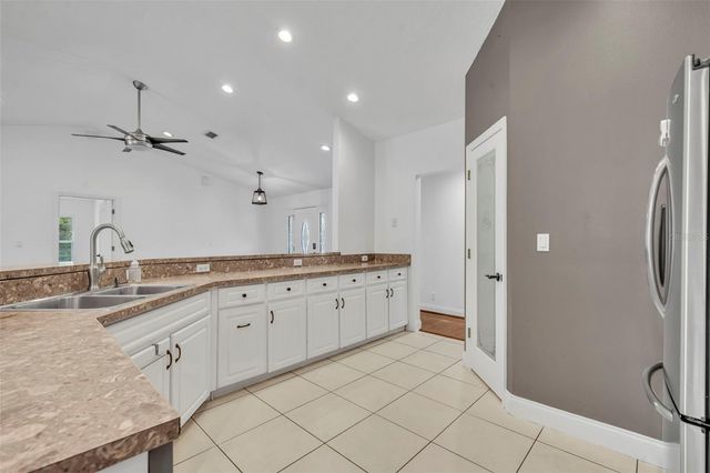 1717 W KELLY PARK ROAD, Apopka, FL 32712