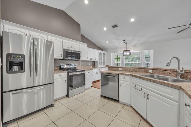 1717 W KELLY PARK ROAD, Apopka, FL 32712