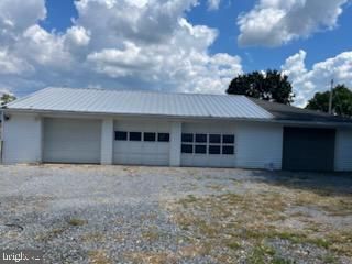 1182 BERKELEY STATION RD, Martinsburg, WV 25404