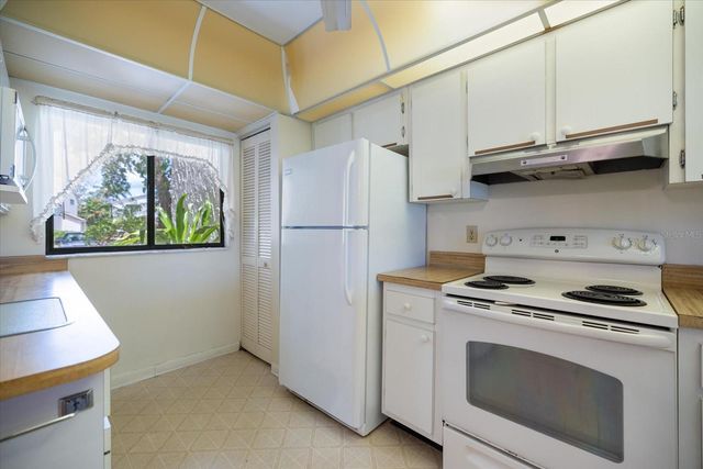 674 BIRD BAY CIRCLE 20, Venice, FL 34285