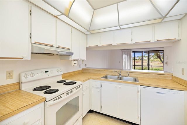674 BIRD BAY CIRCLE 20, Venice, FL 34285