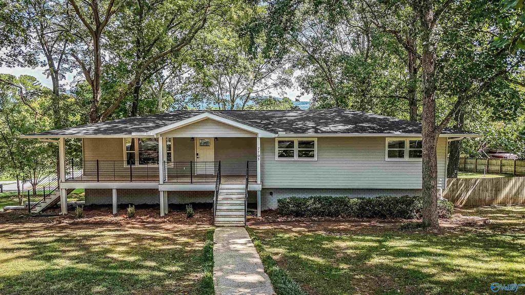 7705 Martha Drive SE, Huntsville, AL 35802