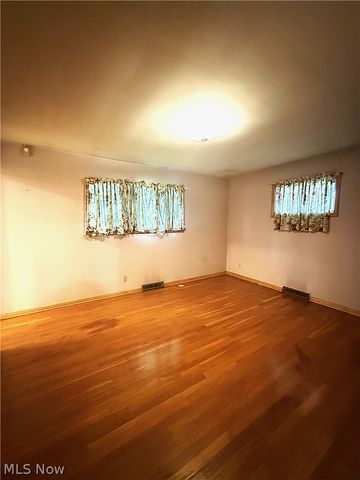 1952 Dodge Drive NW, Warren, OH 44485