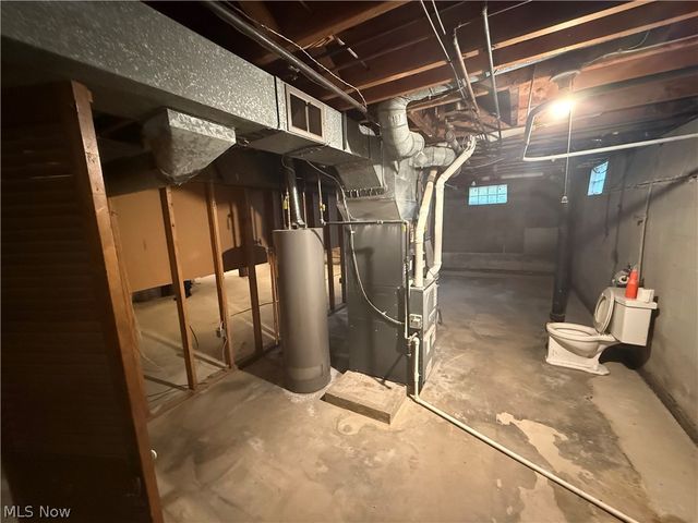 1952 Dodge Drive NW, Warren, OH 44485