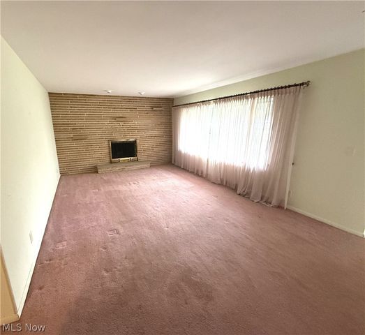 1952 Dodge Drive NW, Warren, OH 44485