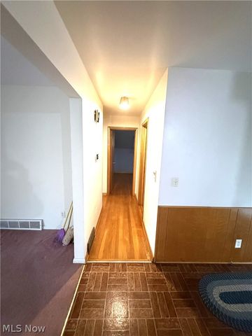 1952 Dodge Drive NW, Warren, OH 44485