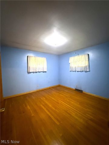 1952 Dodge Drive NW, Warren, OH 44485