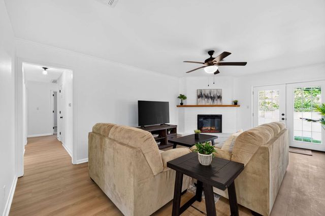 5732 S 70th East Avenue, Tulsa, OK 74145