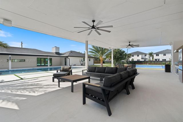 12425 SW 226th St, Miami, FL 33170
