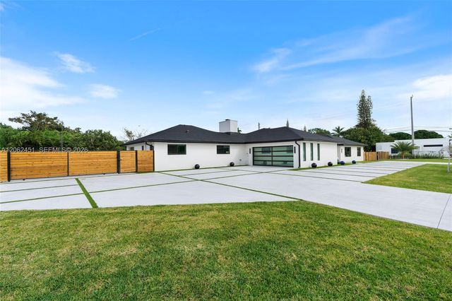 12425 SW 226th St, Miami, FL 33170