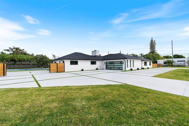 12425 SW 226th St, Miami, FL 33170