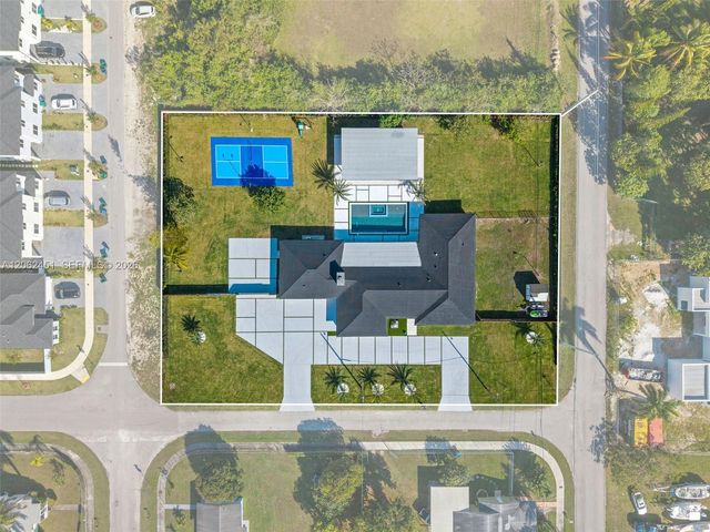 12425 SW 226th St, Miami, FL 33170