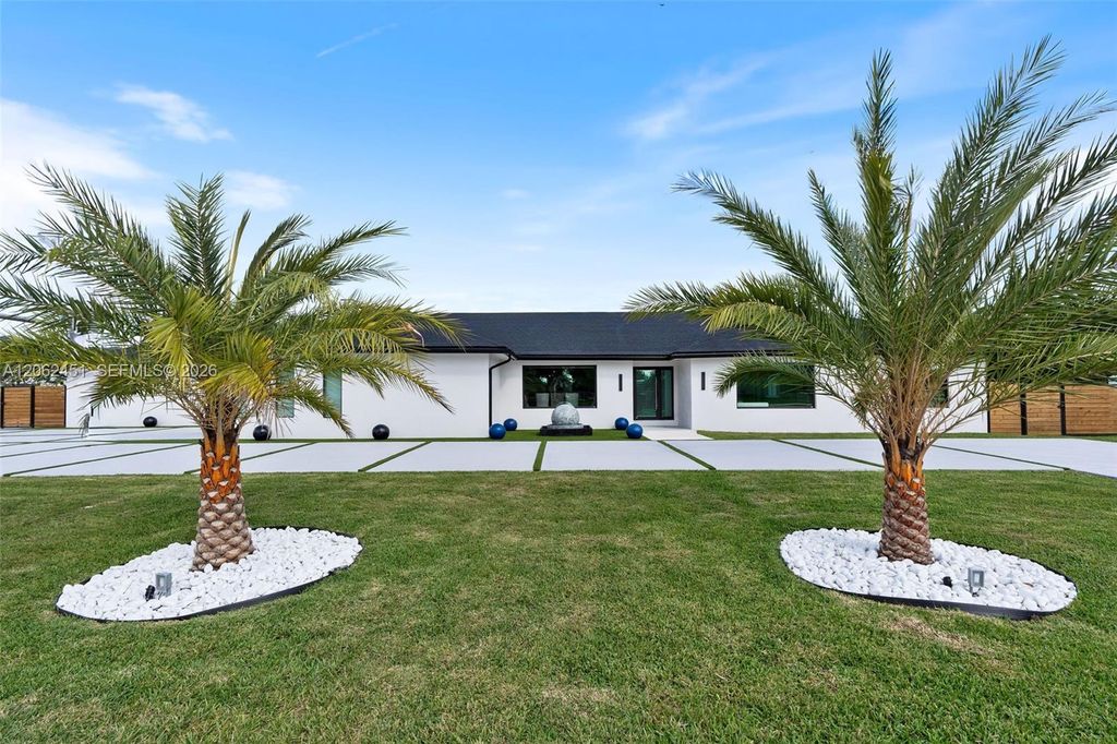 12425 SW 226th St, Miami, FL 33170